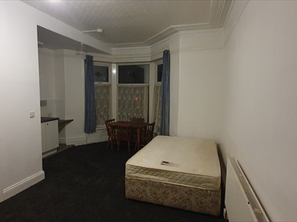 Studio Flat, Pemberton Drive, BD7