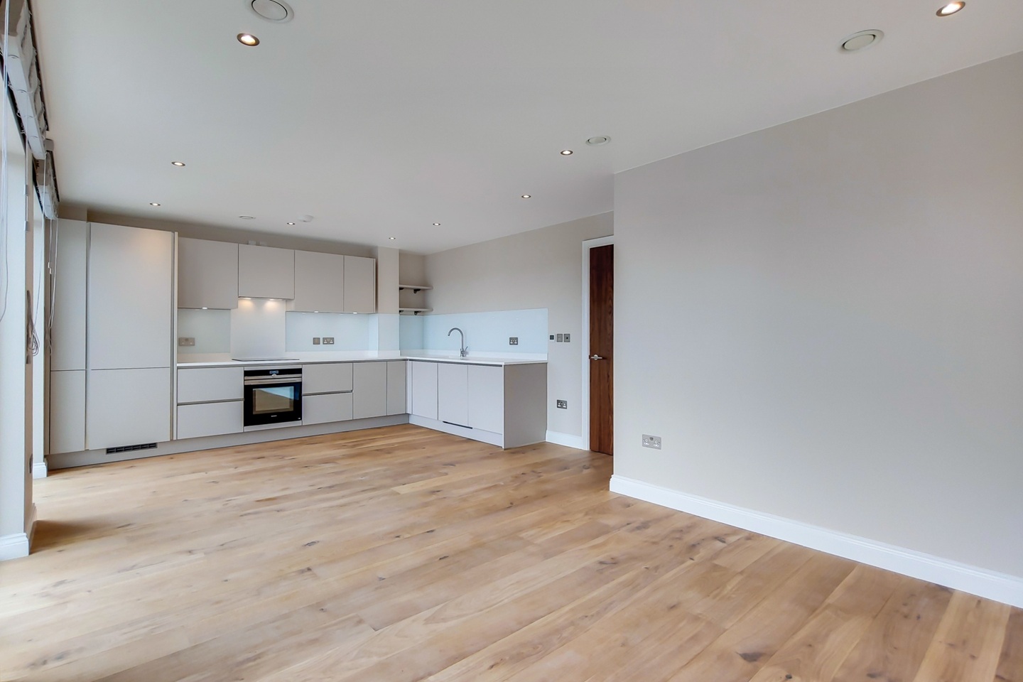 2 Bed Flat, Holloway Road, N19 photo 2