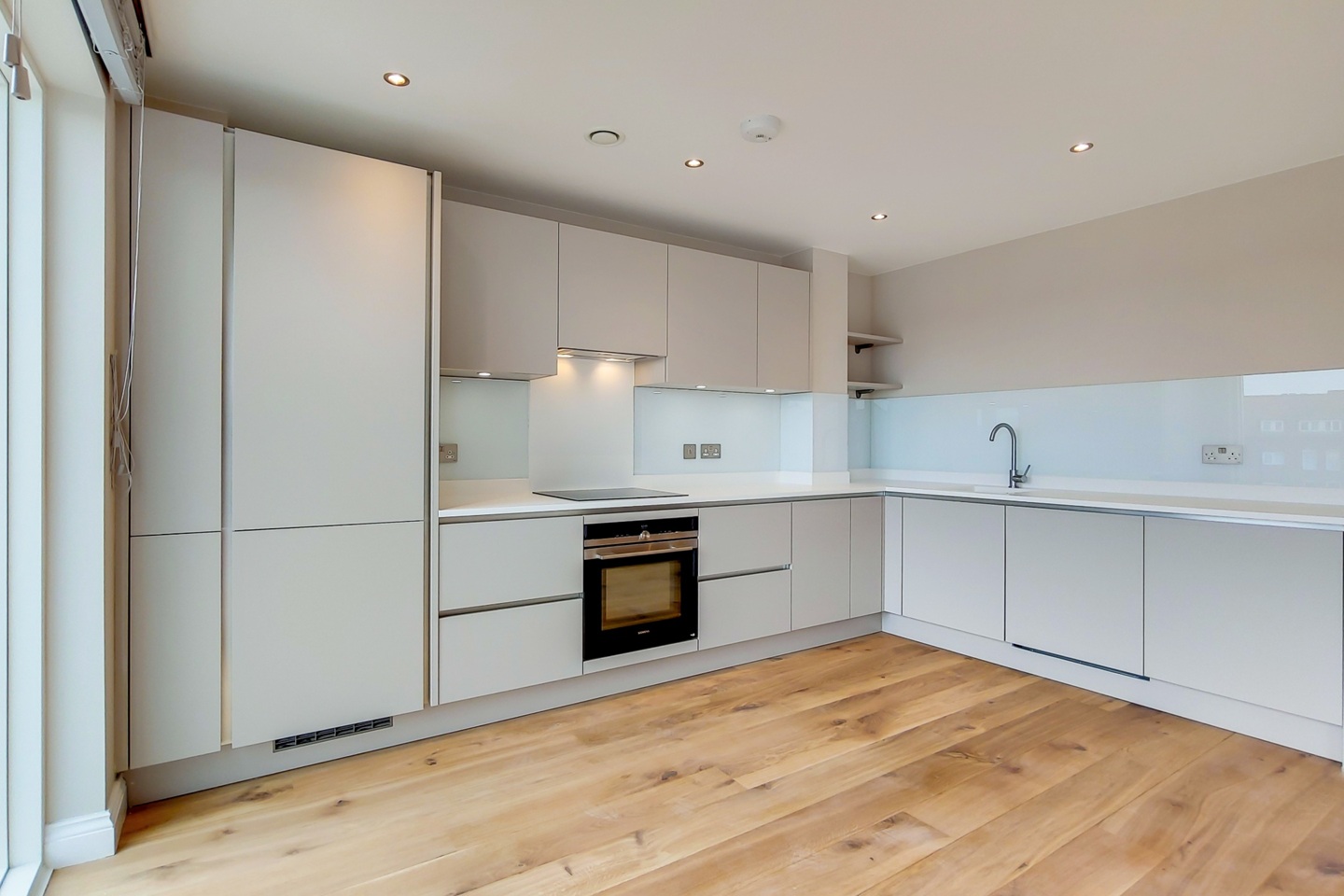 2 Bed Flat, Holloway Road, N19 photo 5