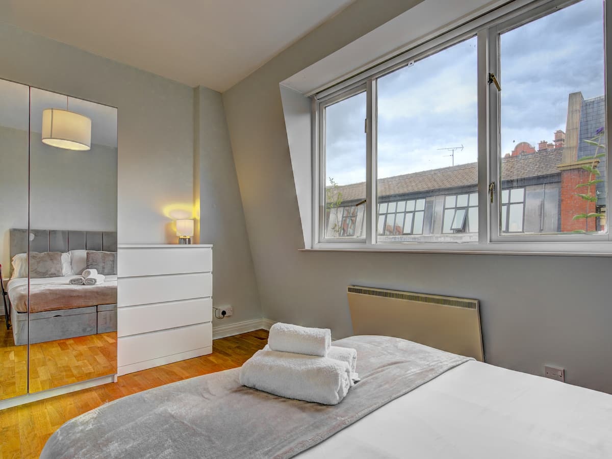 2 Bed Flat, Whitworth Street, M1