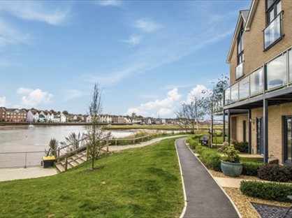 4 Bed Semi-Detached House, Rowhedge Wharf Road, CO5
