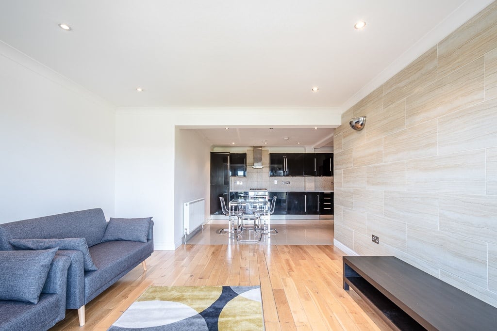 2 Bed Flat, Copperfield Road, E3 photo 3
