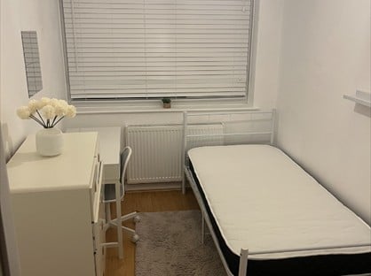 Room in a Shared House, William Close, RM5