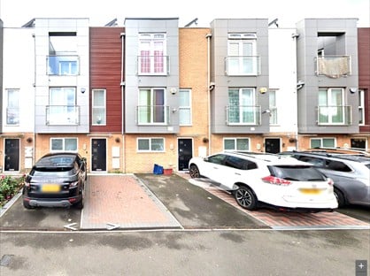4 Bed Terraced House, Pontes Avenue, TW3