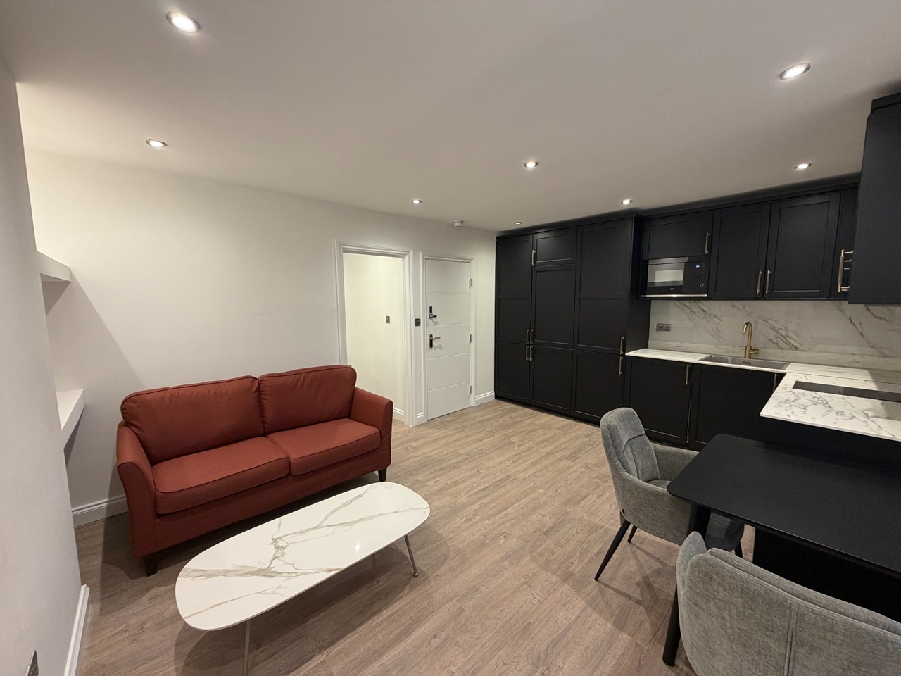 1 Bed Flat, Oxford Road, RG1 photo 2