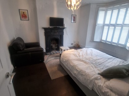 2 Bed Flat, Pellant Road, SW6