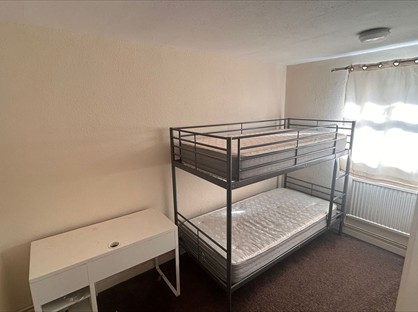 Room in a Shared House, North Street, RM11