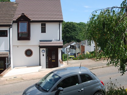 4 Bed Semi-Detached House, Elliott Close, EX4