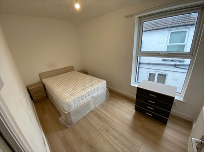 5 Bed Semi-Detached House, Court Road, WV6