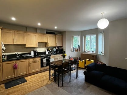 2 Bed Flat, Peckham Road, SE15