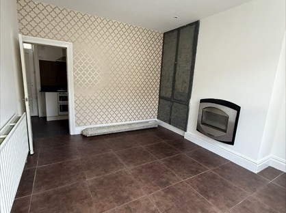 3 Bed Terraced House, Stonehyrst Avenue, WF13