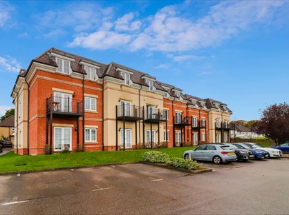 2 Bed Flat, Navarre Court, WD4