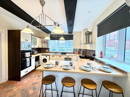 6 Bed Detached House, Alexandra Terrace, NG17