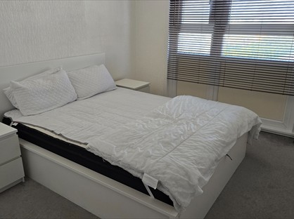 Room in a Shared Flat, Dundasvale Court, G4