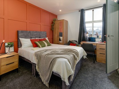 Room in a Shared House, Church Street East, M26