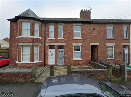 Room in a Shared House, Station Road, L39