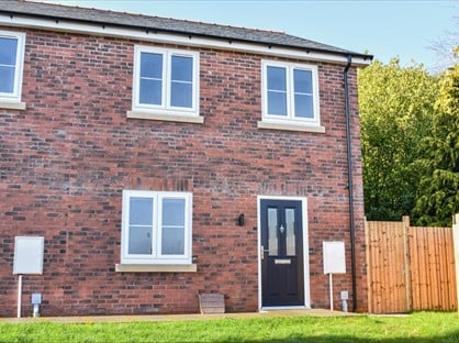 3 Bed Semi-Detached House, Lluesty Gardens, CH8