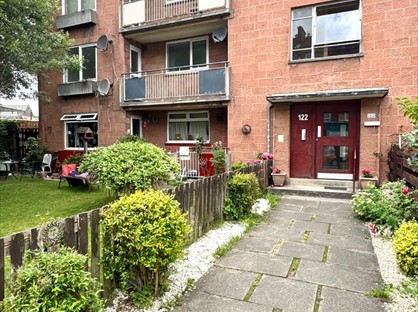 3 Bed Flat, Clarkston Road, G44