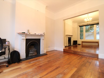5 Bed Terraced House, Byrne Road, SW12