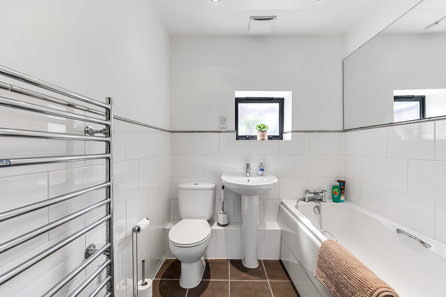 Additional image 5 of 2 Bed Flat, The Millhouse, DE1, N1 7GU