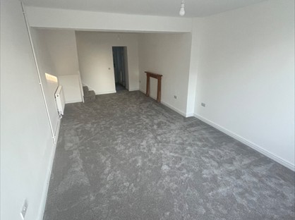 2 Bed Terraced House, Heol Waunyclun, SA17