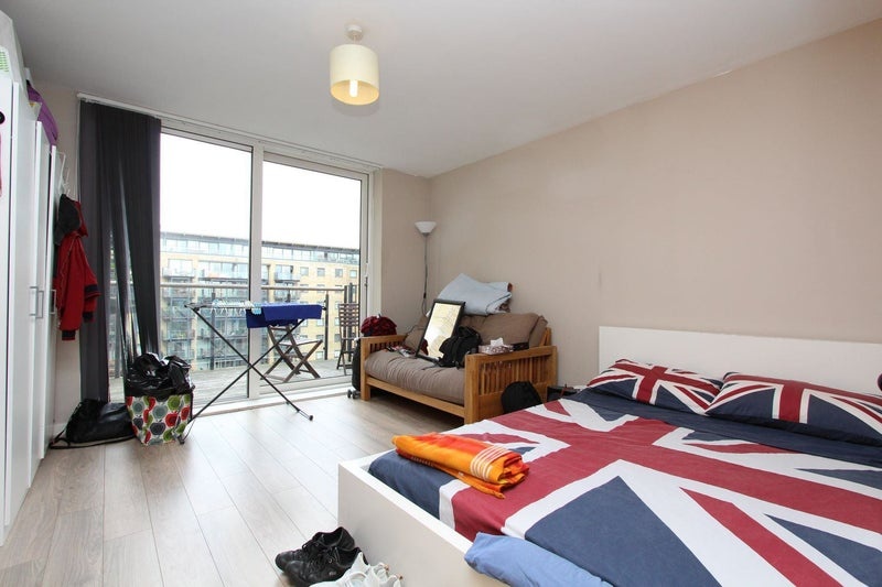 Room in a Shared Flat, Berglen Court, E14