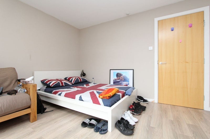 Room in a Shared Flat, Berglen Court, E14 photo 2