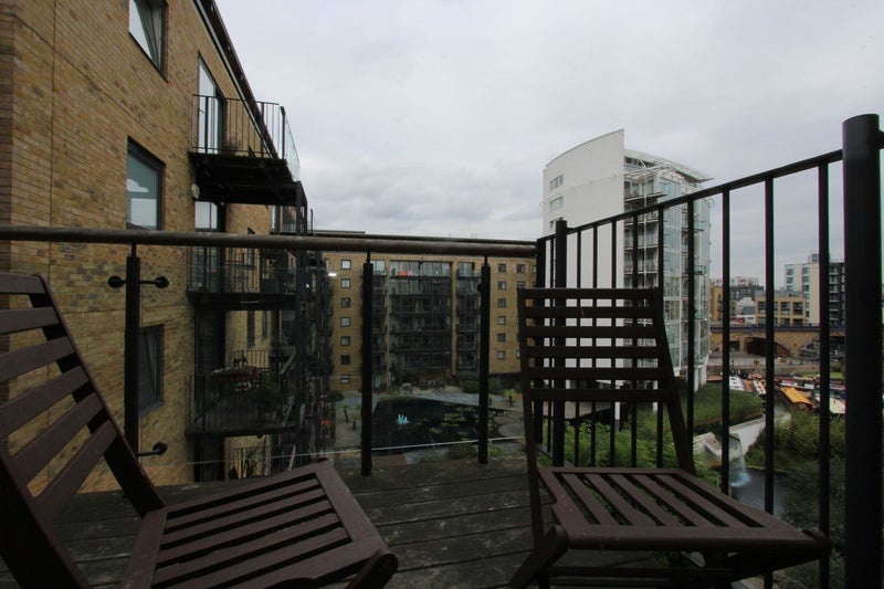 Room in a Shared Flat, Berglen Court, E14 photo 3