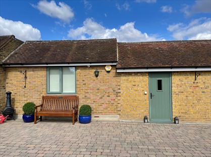 Studio Flat, Mountnessing Lane, CM15
