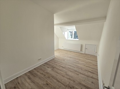 2 Bed Flat, Foxley Lane, CR8