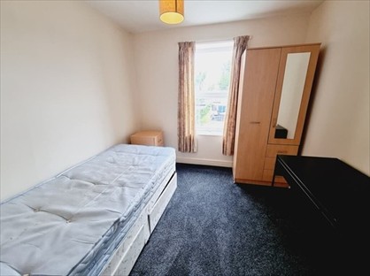 Room in a Shared House, Sandhurst Place, LS8