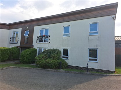 2 Bed Flat, Priory Mews, SS9