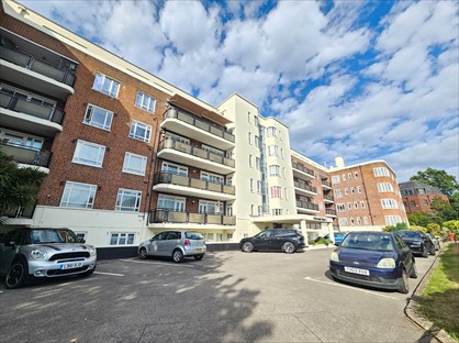 3 Bed Flat, Golders Green Road, NW11