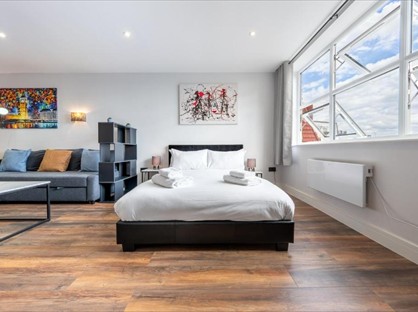 Studio Flat, High Street, NW10