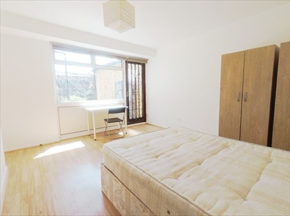 4 Bed Flat, Eugene Cotter House, SE17