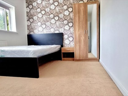 Room in a Shared House, Yews Avenue, EN1