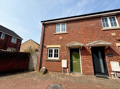 2 Bed End Terrace, Lonydd Glas, CF72