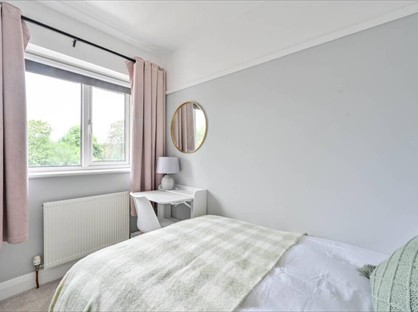 Room in a Shared House, Robin Hood Way, SW15