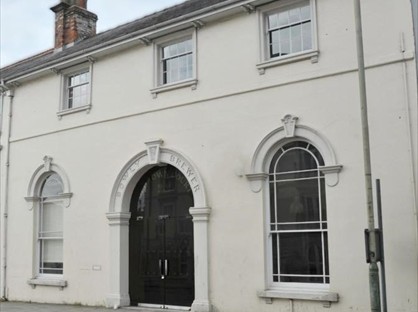 2 Bed Flat, High Street, SN1