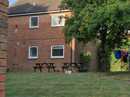 1 Bed Flat, High Street, WD4