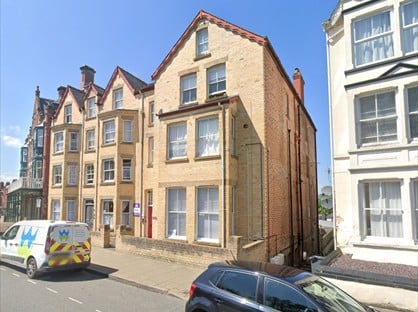2 Bed Flat, High Street, LD1