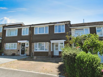 3 Bed Terraced House, Prince Charles Avenue, ME12