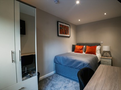 Room in a Shared House, Queens Drive, GU2