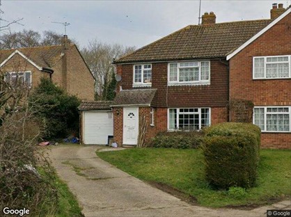 3 Bed Semi-Detached House, Poplar Field, TN30