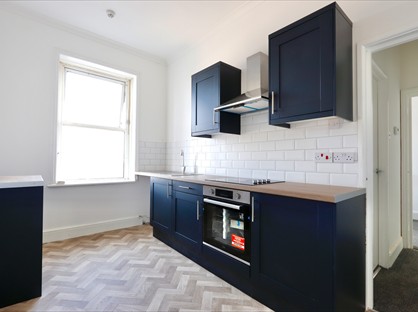 2 Bed Flat, High Street, CF62