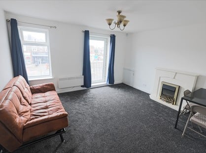 1 Bed Flat, Hollinwood Avenue, M40