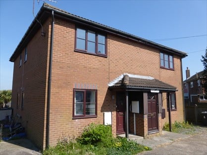 1 Bed Flat, Simons Court, CT3