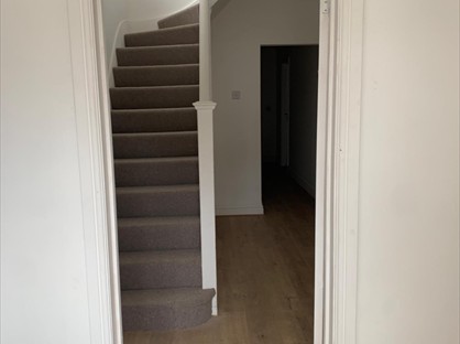 5 Bed Semi-Detached House, Ferrers Avenue, UB7