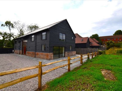 6 Bed Detached House, Folly Farm Gardens, CT2
