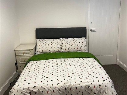 Room in a Shared Flat, Taylor Street, KY8